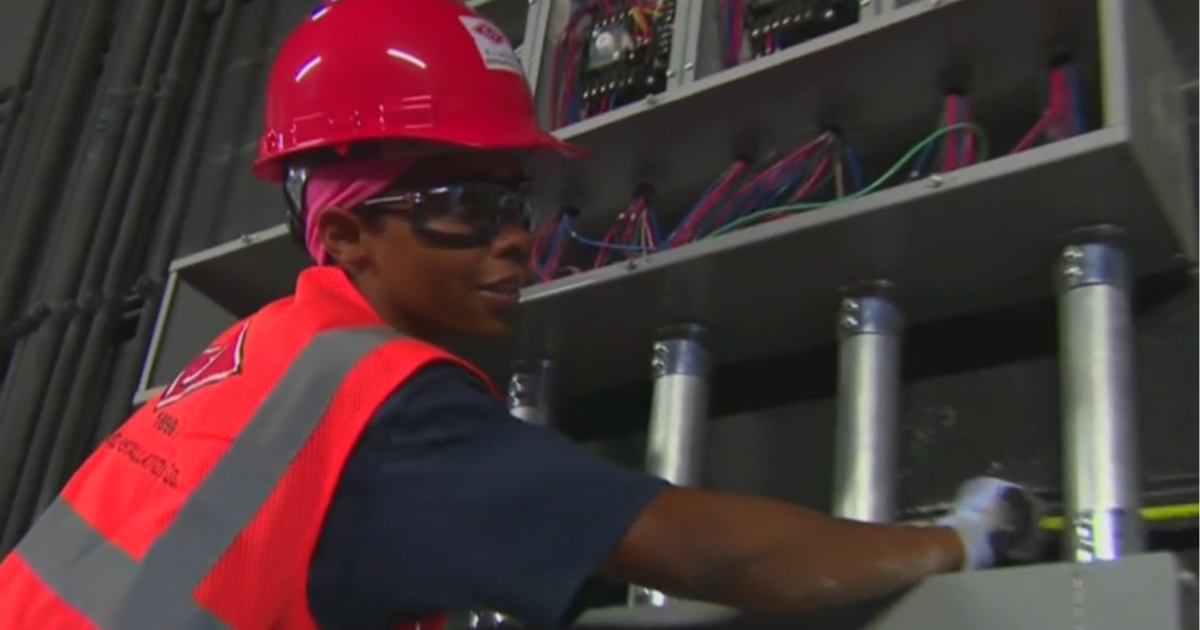 We Can Do The Work Also Construction Industry Looks To Women Amid Labor Shortage Cbs News