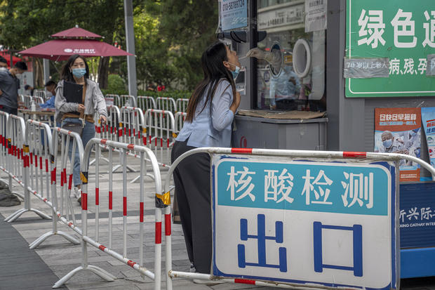 Virus Measures in Beijing As China Confidence Among US Firms Falls to Fresh Low Due to Covid 
