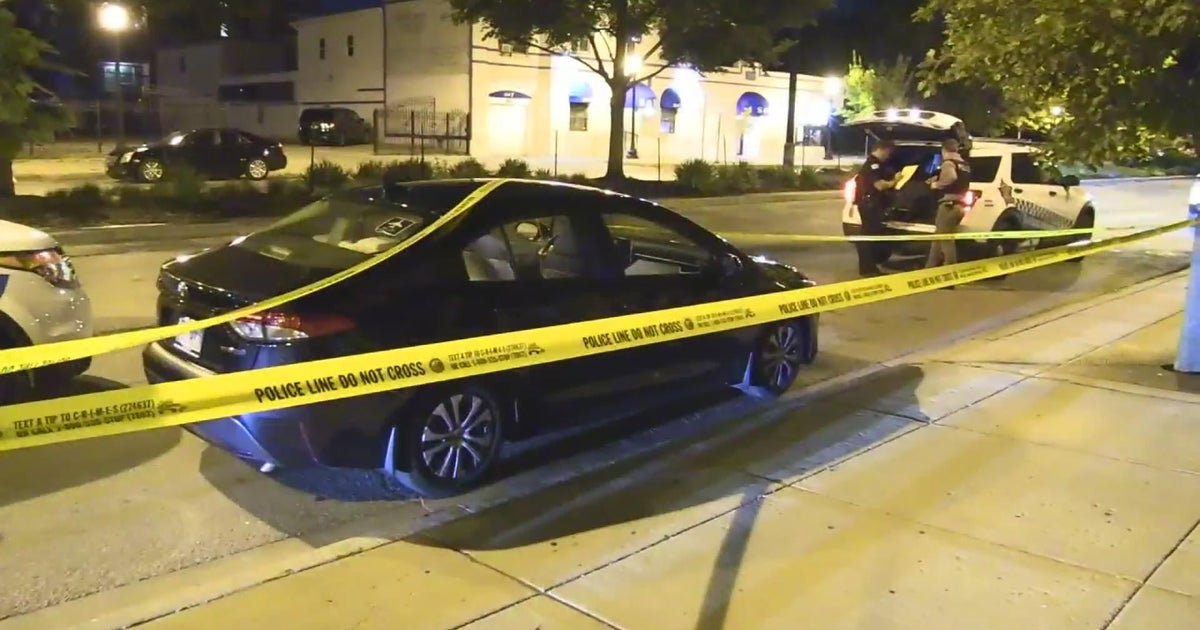 83-year-old man shot while driving through alley in South Austin - CBS ...