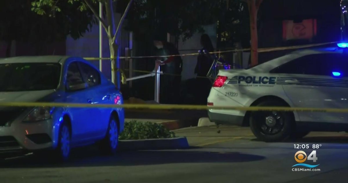 Man, woman found shot dead in Brickell - CBS Miami
