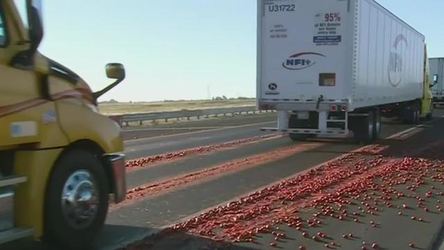 tomato-truck-crash.jpg 