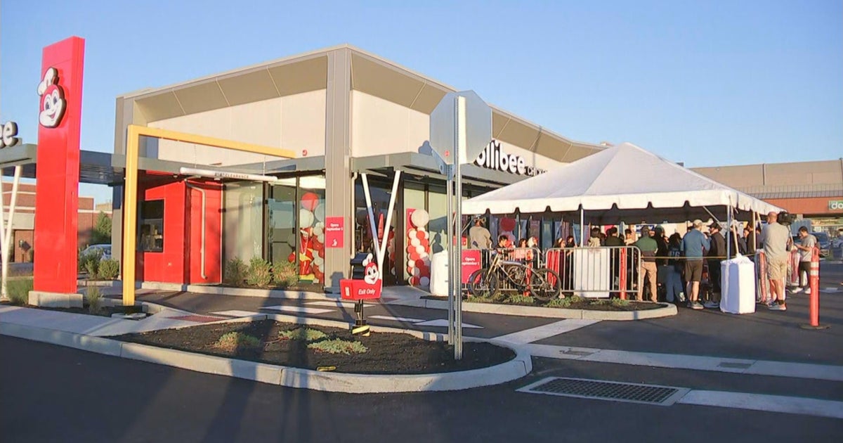 Filipino fastfood restaurant Jollibee opens first location in