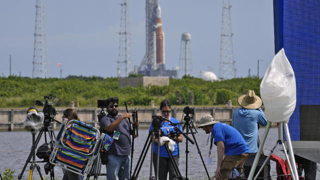 NASA's Artemis I rocket sits on launch 