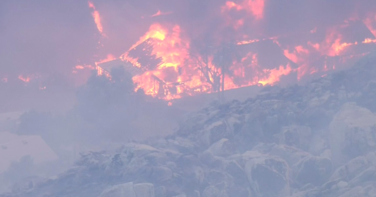 Fairview Fire more than 600 acres 0% contained – CBS Los Angeles