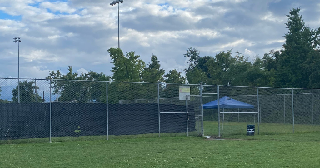 Police Man with guns arrested near youth football game CBS Pittsburgh