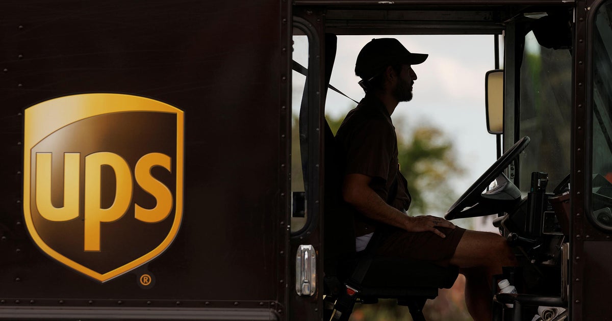 UPS to hire over 100,000