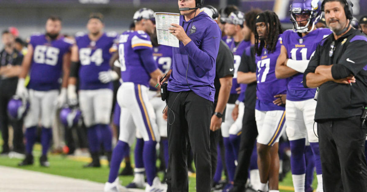 Wide receiver Jalen Reagor of the Minnesota Vikings lines up for a News  Photo - Getty Images