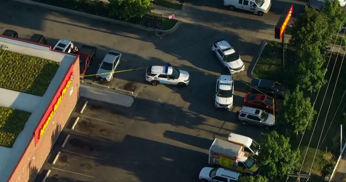 Man stabbed, seriously injured in fight in Brighton Park - CBS Chicago