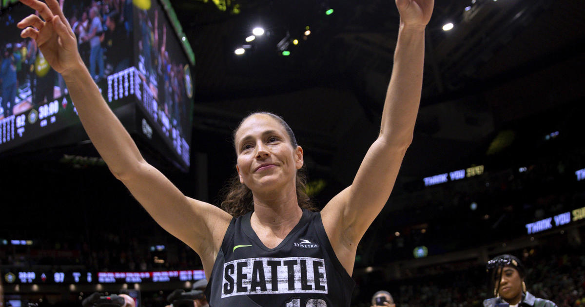 An symbol of women’s basketball sparks intense emotions Sue Bird participates in the final contest.