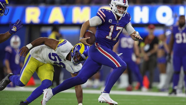 Buffalo Bills v Los Angeles Rams 