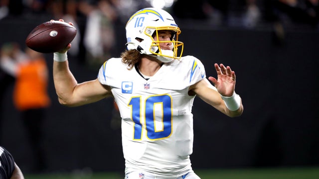 Los Angeles Chargers v Las Vegas Raiders 