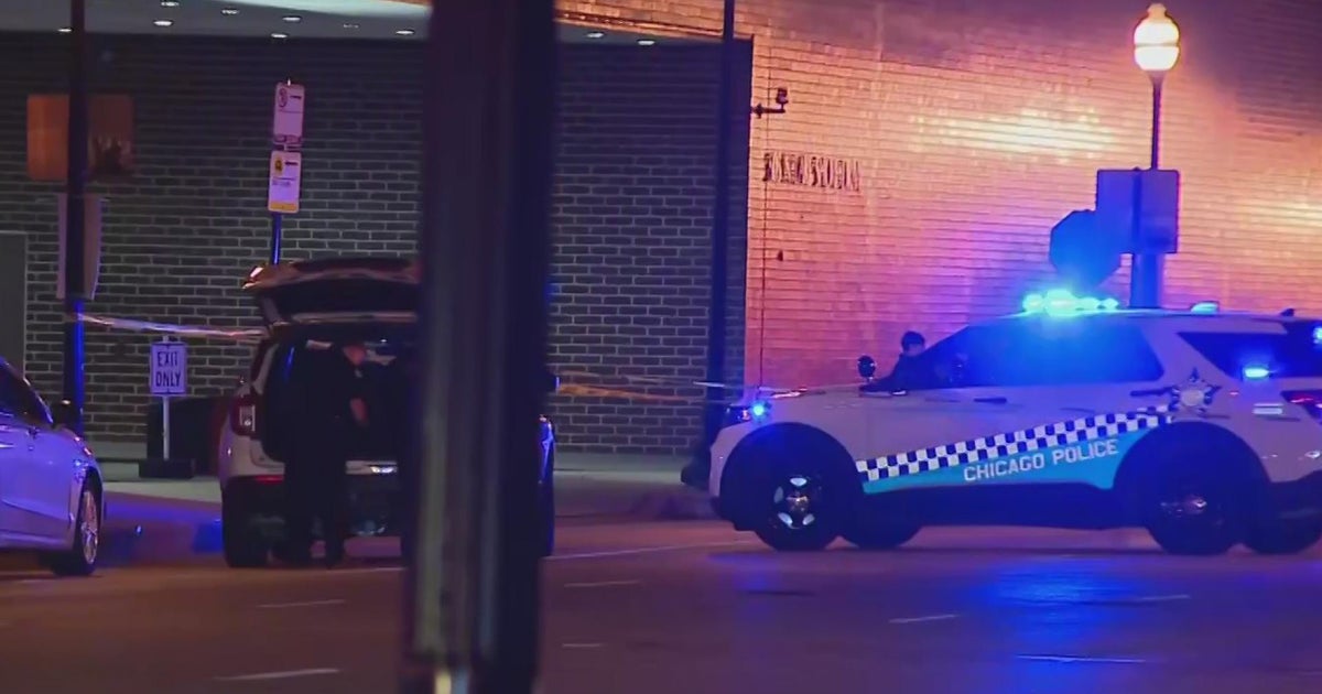 Man dead, woman injured after West Side shooting leads to chase ...