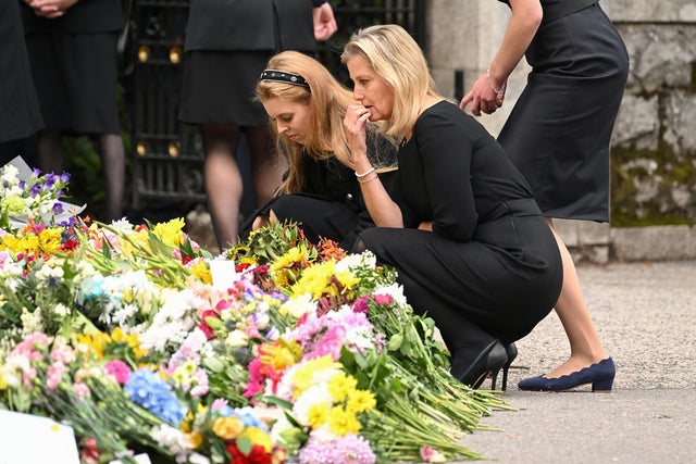 The Nation Mourns The Death Of Queen Elizabeth II - Saturday 