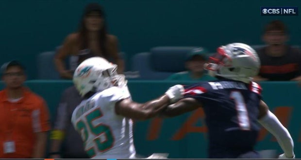 Xavien Howard grabbing DeVante Parker 