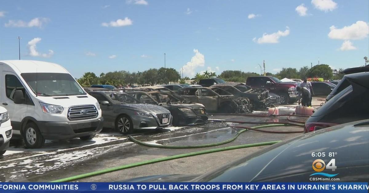 Cars destroyed by fire in Hard Rock Stadium parking lot during Patriots- Dolphins game - The Boston Globe