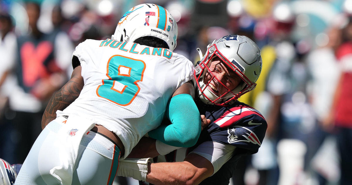 Mac Jones injury update: Patriots QB dealing with back injury after loss to  Dolphins