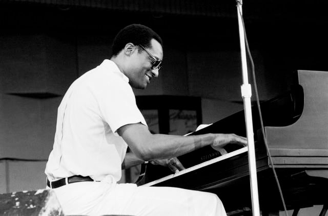 Chicago jazz legend Ramsey Lewis dies at age 87 - CBS Chicago