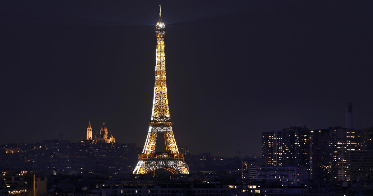 Eiffel Tower to plunge into early darkness night amid Europe's looming energy crisis News