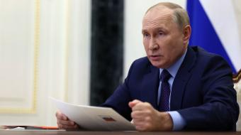 Putin faces rare criticism at home as Ukrainian troops reclaim ground 