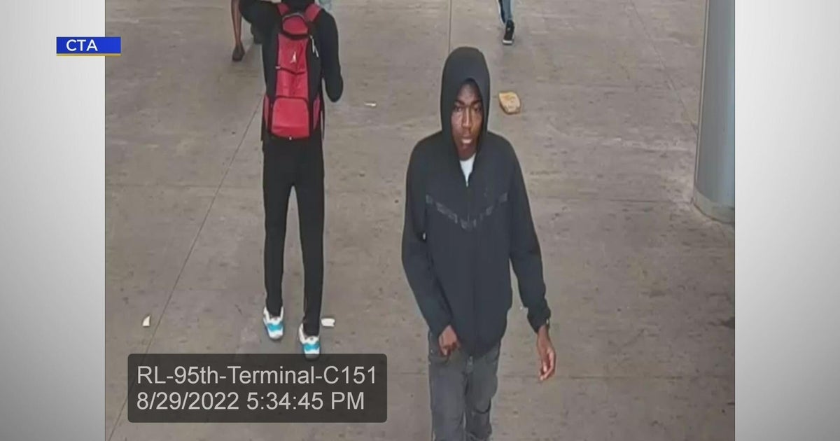 Police release surveillance photos of suspects wanted in violent 95th ...