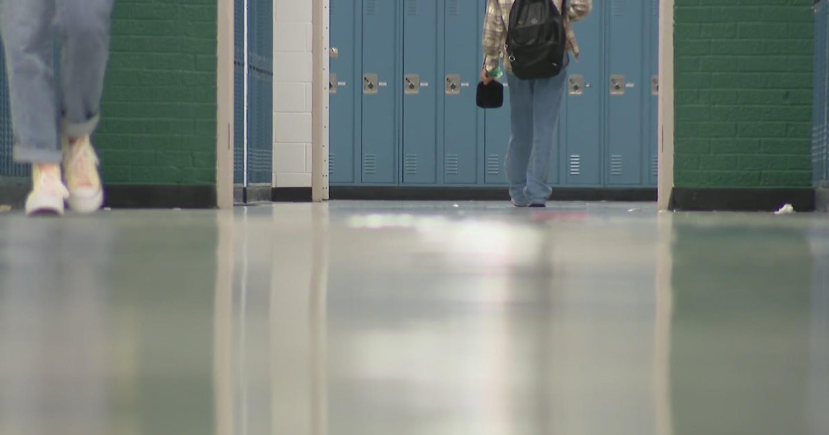 Elk Grove Village divided over plan that would move students to