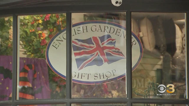 british-shop-in-haddonfield-becomes-place-of-mourning-after-queen-elizabeth-iis-passing.jpg 