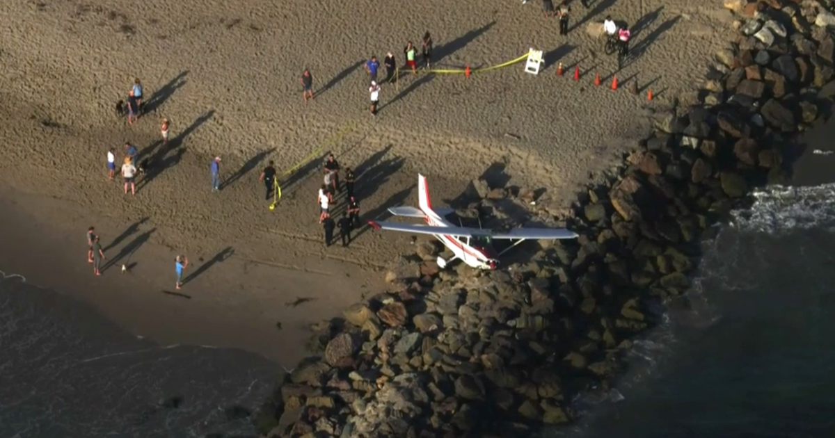 Small plane makes emergency landing on beach at Marina Park in Ventura