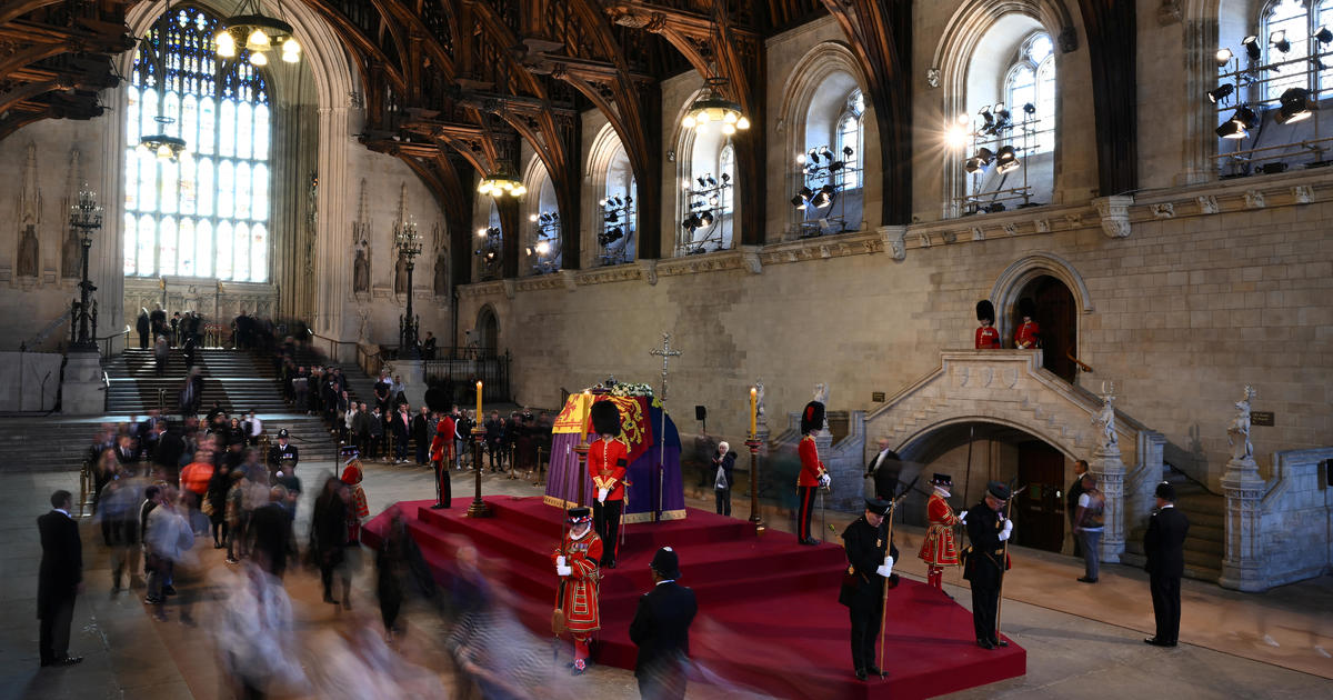 Man arrested in Westminster Hall as Queen Elizabeth II lies in state
