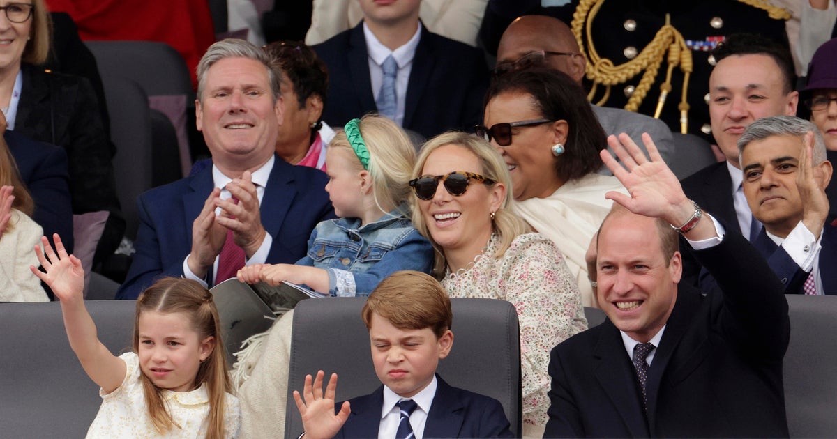 Príncipe George e princesa Charlotte no funeral da rainha Elizabeth II