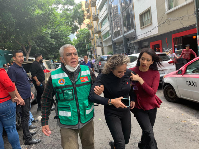 At least 1 dead after Mexico's Pacific coast shaken by magnitude 7.6  earthquake - CBS News
