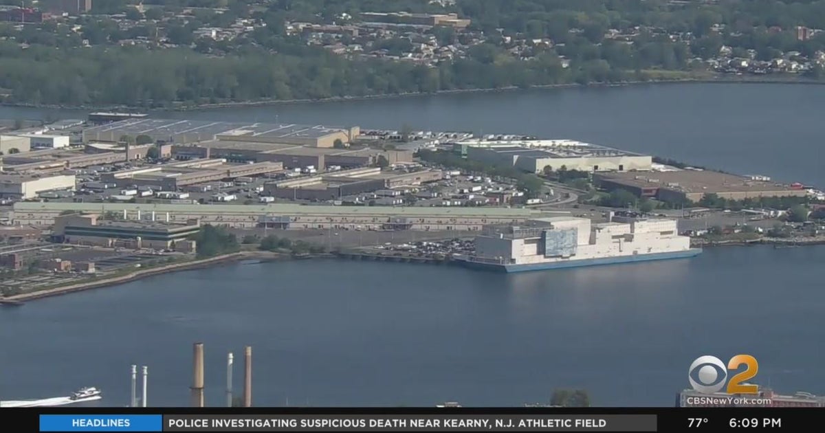 Bronx jail inmate hospitalized after jumping into East River CBS New York