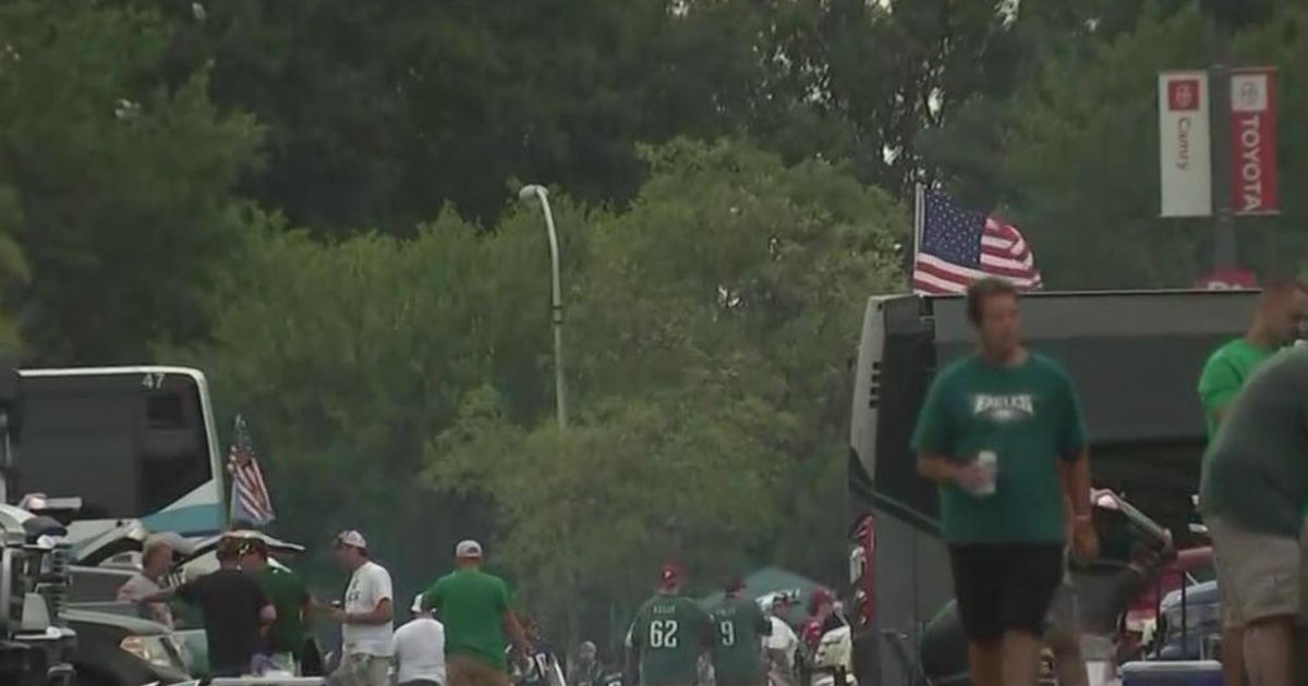 Eagles fans tailgate at the Linc ahead of Monday night football