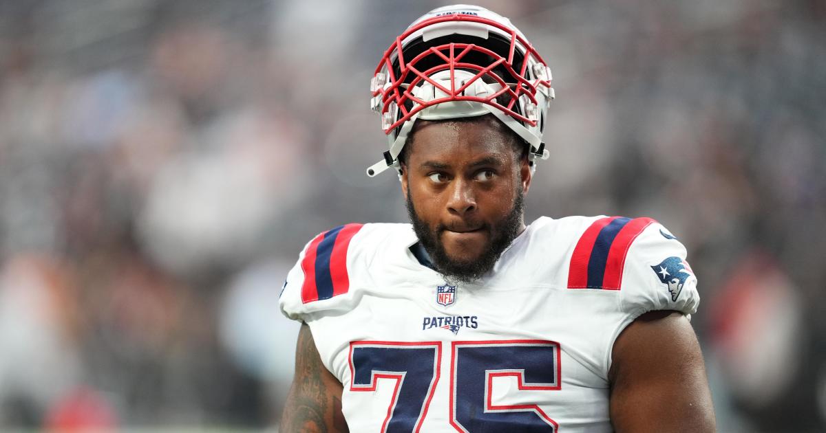 Patriots trade Justin Herron to Raiders in middle of Bill Belichick presser