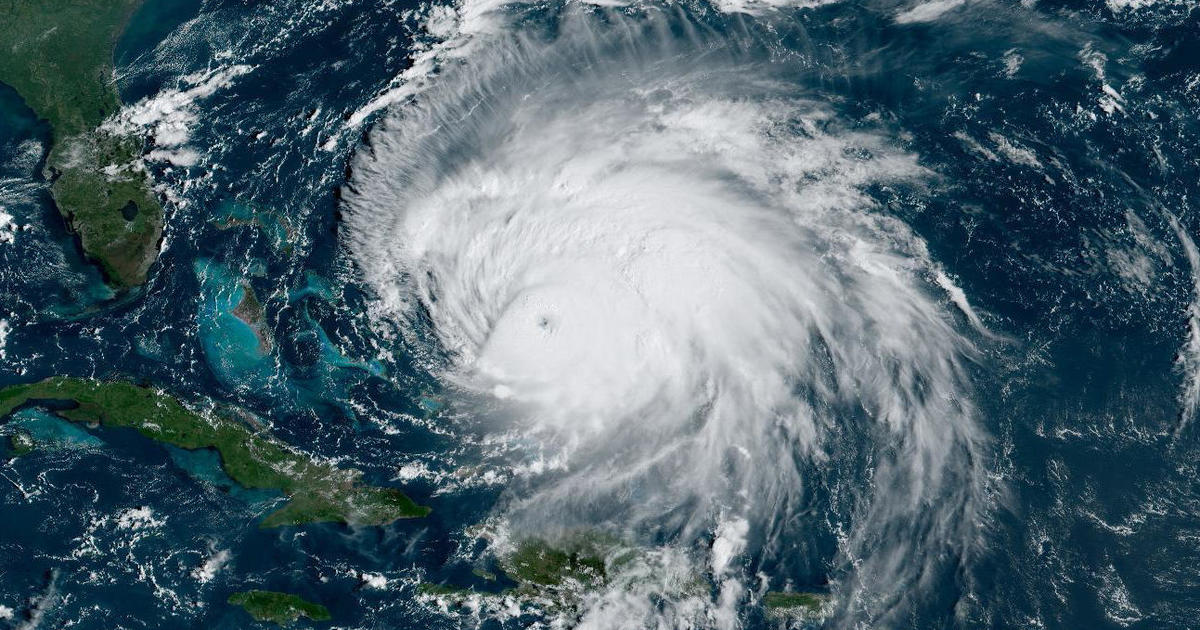 Hurikán Fiona po zasiahnutí Portorika a ďalších karibských ostrovov zosilnel na búrku 4. kategórie a smeroval k Bermudám.