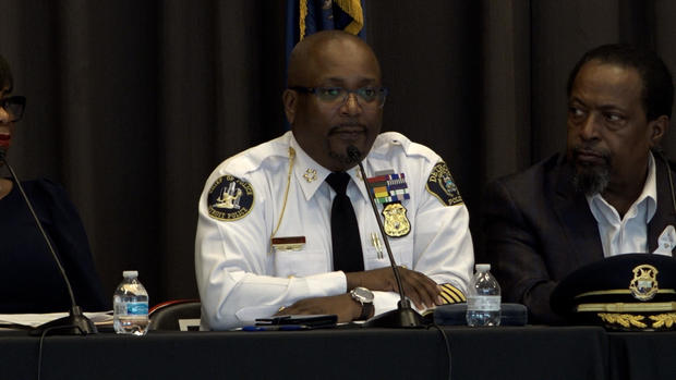 dpd-chief-james-white-at-town-hall-meeting.jpg 