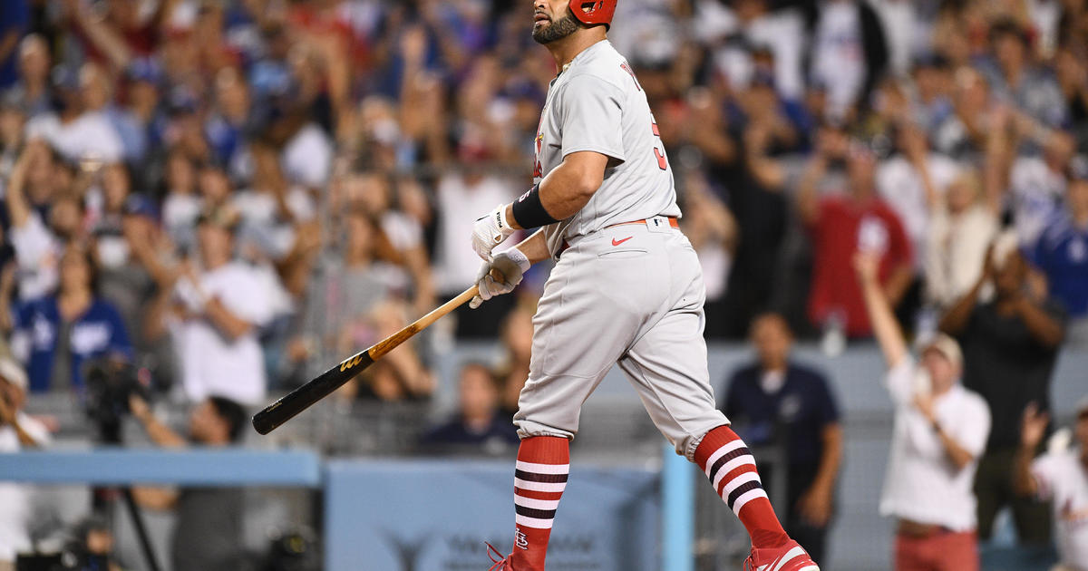 Cards' Pujols becomes 4th player to hit 700 HR's