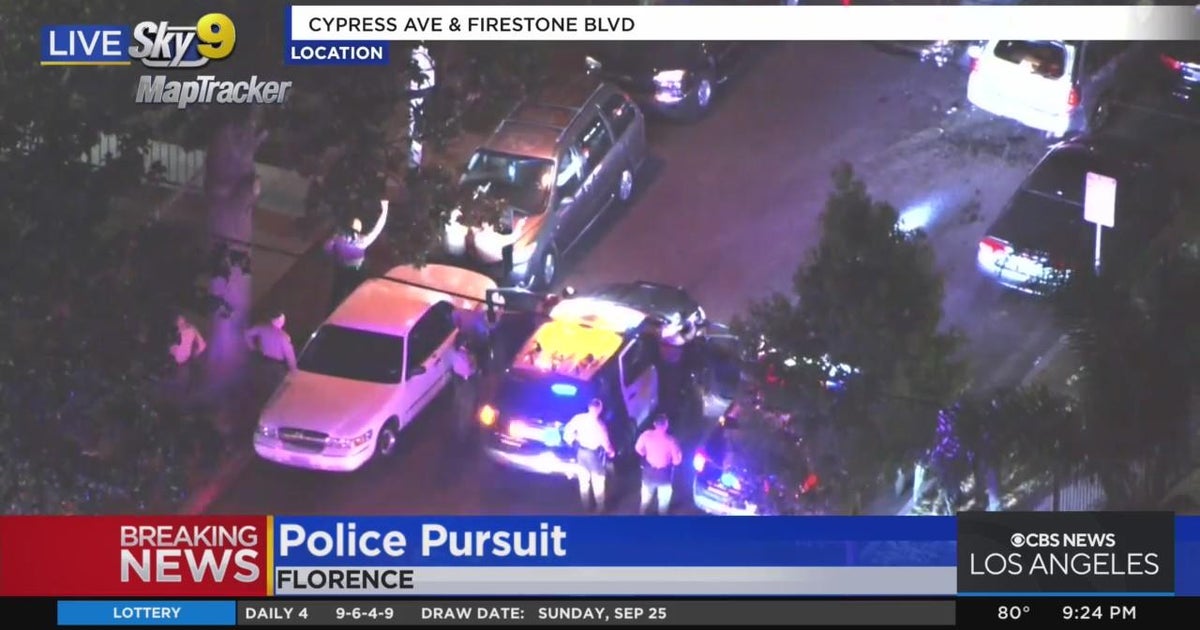 Police pursuit ends in standoff in South Gate CBS Los Angeles
