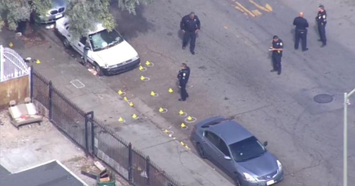 Update: 1 dead, 1 injured in East Oakland shooting