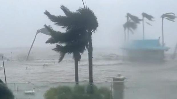 cbsn-fusion-hurricane-ian-makes-landfall-in-florida-as-category-4-storm-thumbnail-1329326-640x360.jpg 