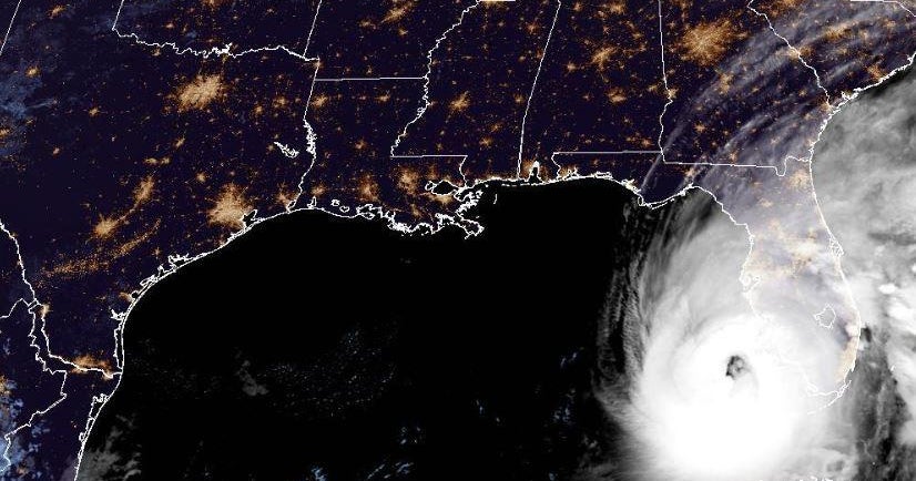 Live Updates: Hurricane Ian grows into "extremely dangerous" Category 4 storm as it bears down on Florida coast