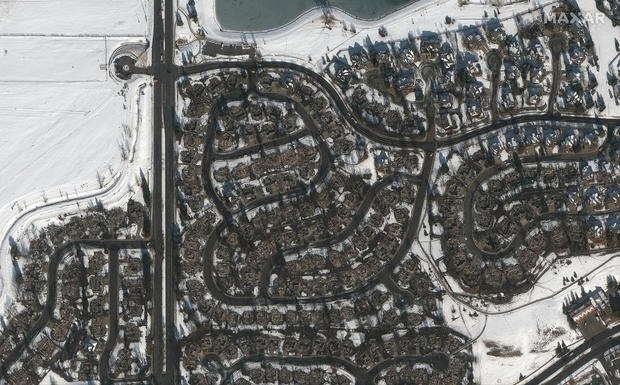 10-overview-of-burned-homes-after-marshall-fire-louisville-colorado-4jan2022-wv3.jpg 