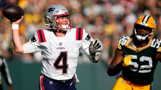 Mac Jones practices again but Brian Hoyer placed on injured reserve by  Patriots, possibly clearing the way for Bailey Zappe to start vs. Lions -  The Boston Globe