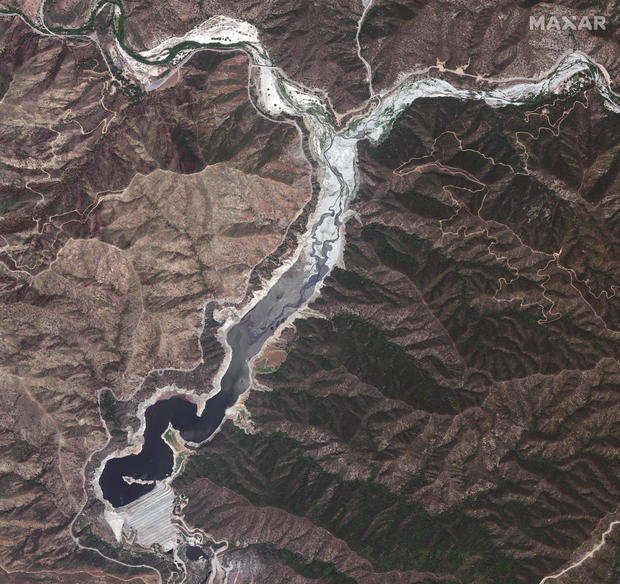 02-overview-of-san-gabriel-lake-california-18may2021.jpg 