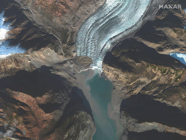 01-taan-fiord-landslide-25october2015-maxar-ge1.jpg 