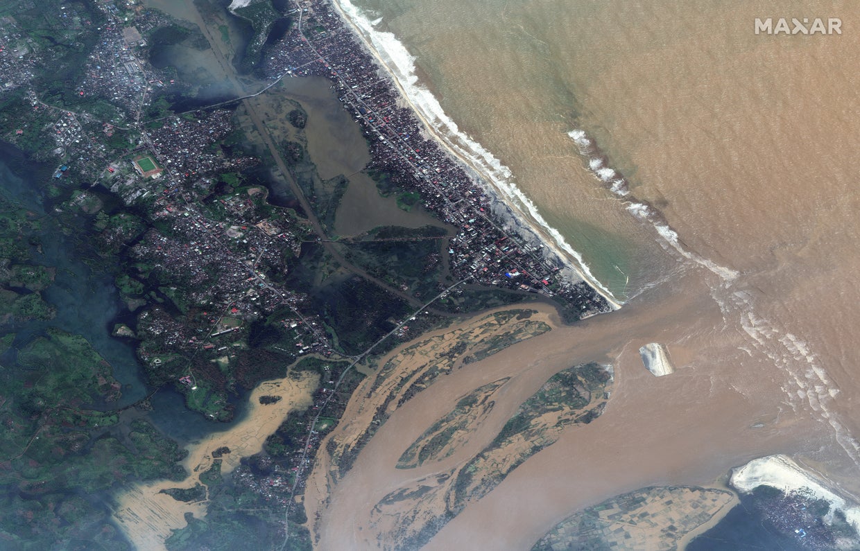 01-overview-of-mananjary-after-cyclone-madagascar-7feb2022-wv2.jpg 