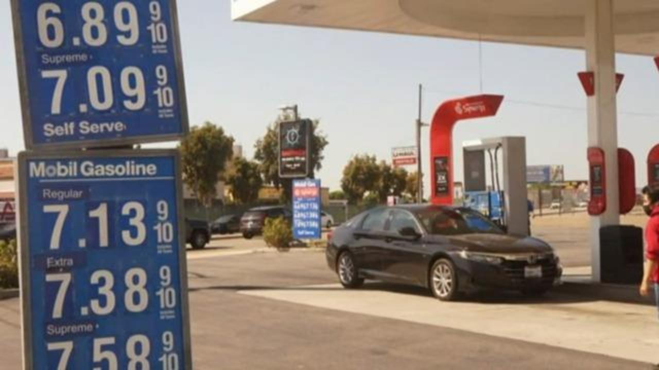California begins issuing gas tax rebates to 18 million eligible residents photo