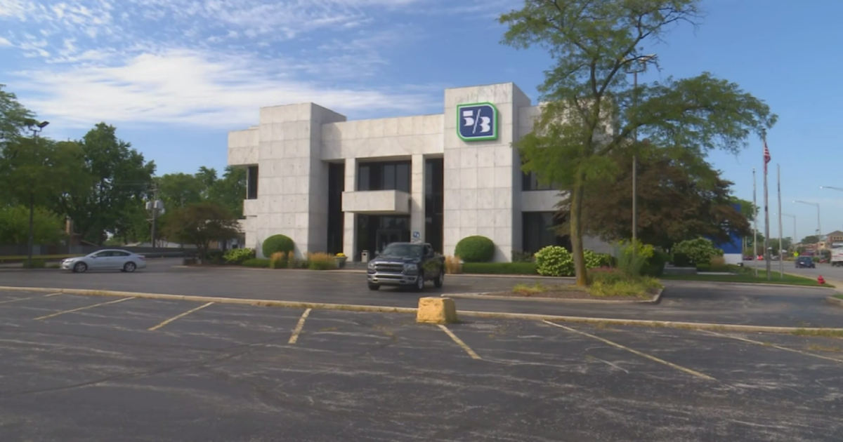 What are the odds? Fifth Third Bank customer twice inside