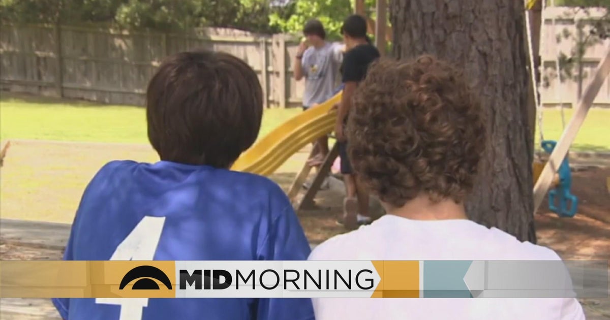 Making friends only gets more challenging with age, study finds - CBS Minnesota