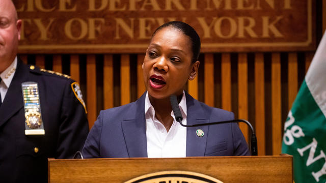 Mayor Adams Makes Public Safety-Related Announcement with NYPD Commissioner Sewell 