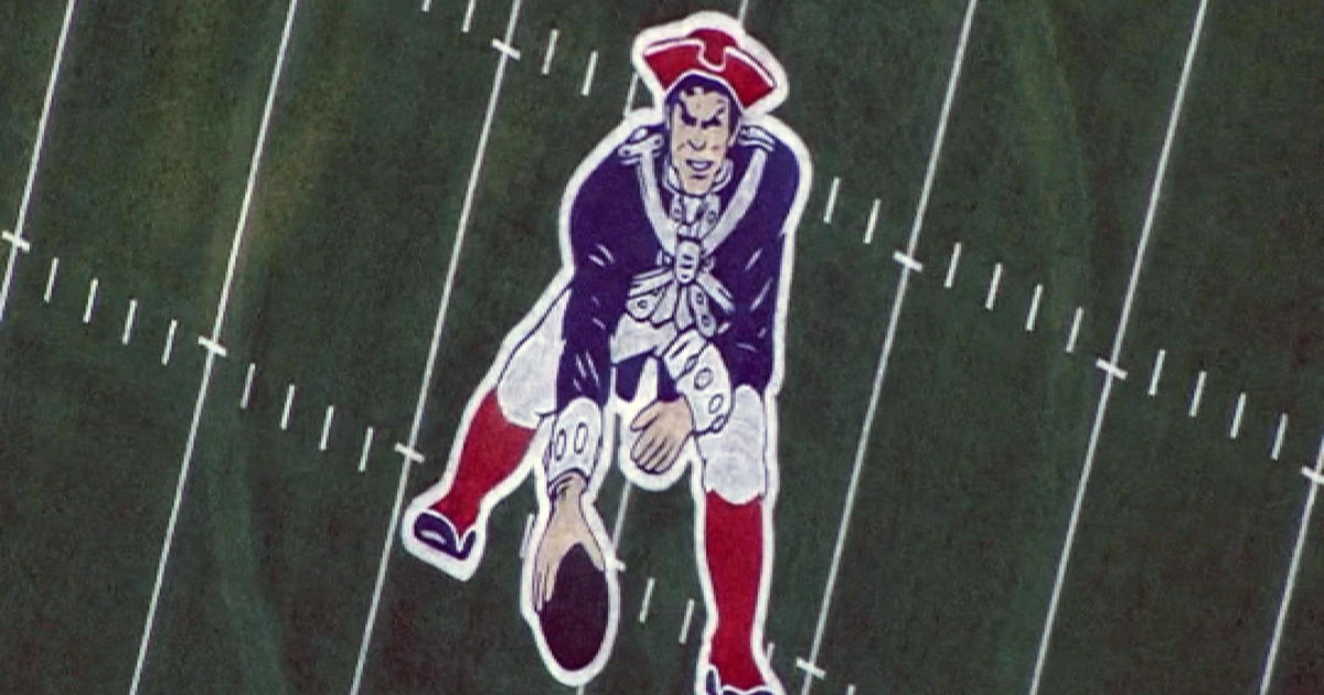 Patriots add retro look to midfield logo, end zone for throwback game at Gillette Stadium
